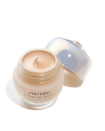 Future Solution LX Total Radiance Foundation SPF 20 - G2