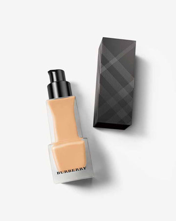 Burberry Matte Glow Liquid Foundation - No. 30